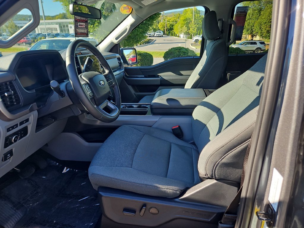 Used 2024 Gray Ford XLT image 10