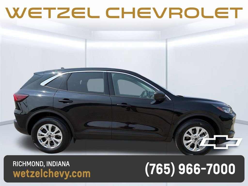 Used 2023 Black Ford Active image 9