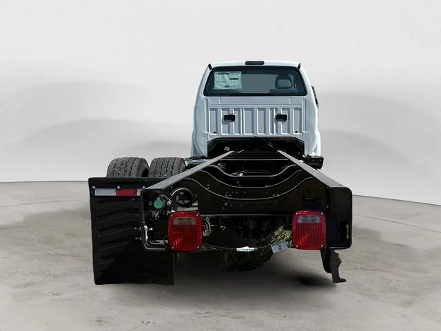 New 2026 Oxford White Ford Base image 4