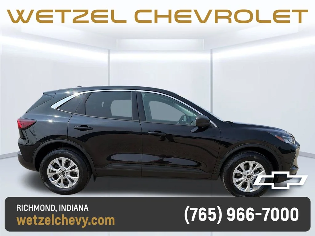 Used 2023 Black Ford Active image 9