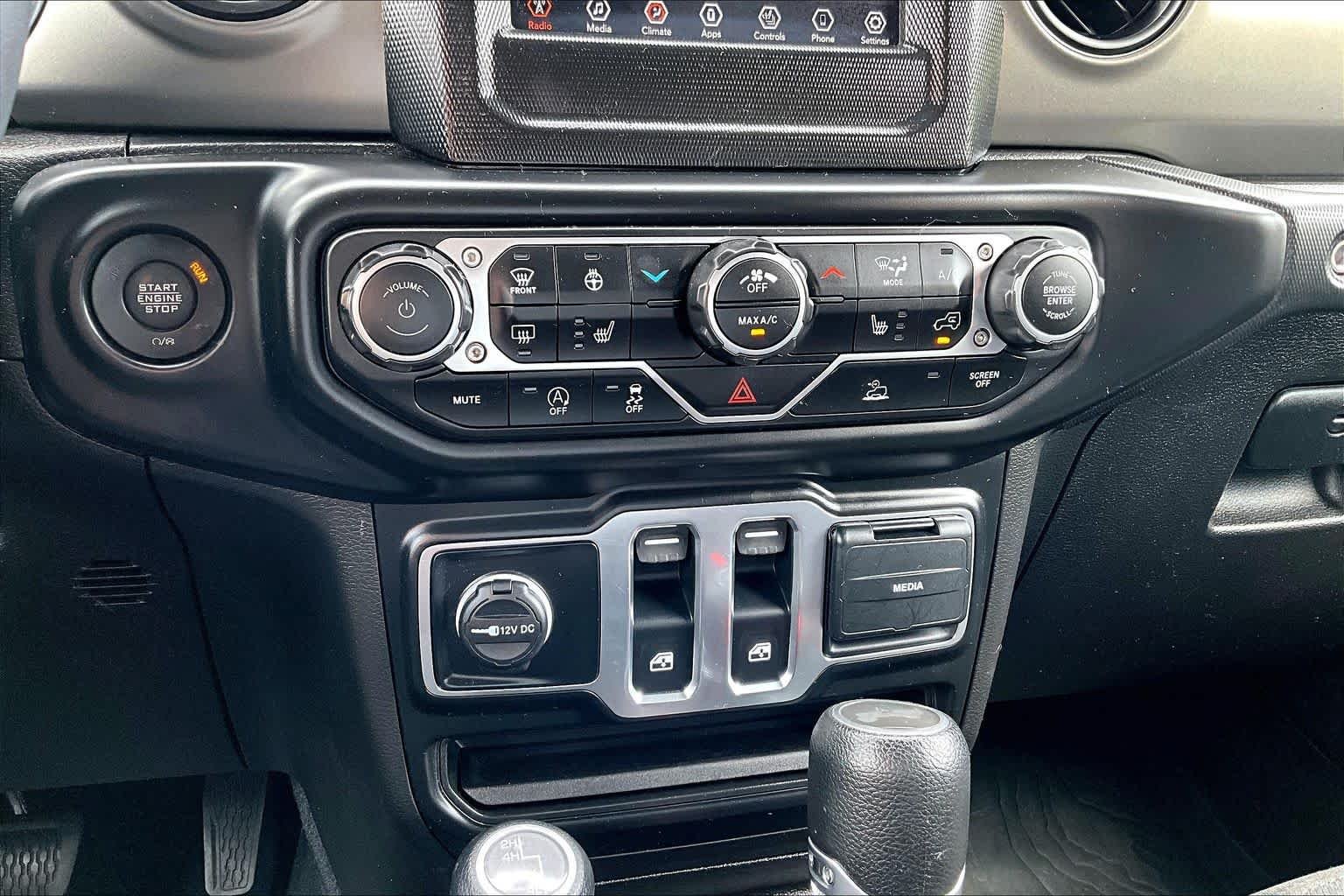 Used 2023 Earl Clearcoat Jeep Sport S image 36