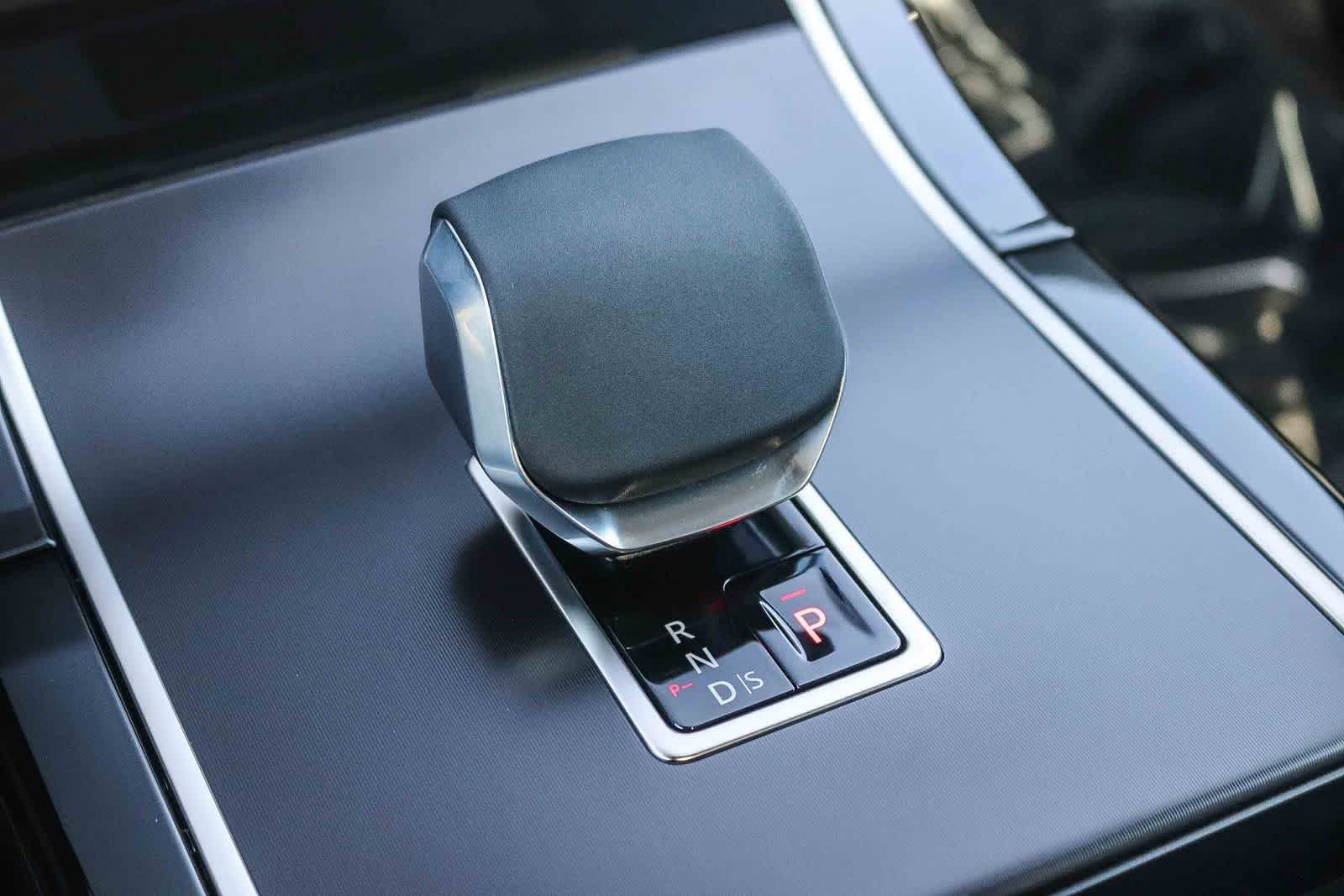 New 2026 Corinthian Bronze Land Rover Hoxton Edition image 23