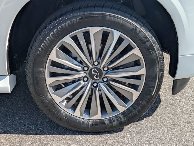 New 2026 RADIANT WHITE INFINITI Luxe 2WD image 11