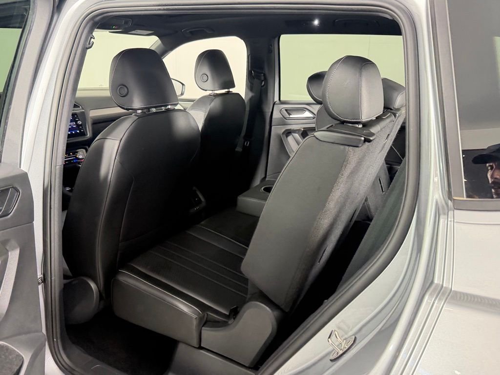 Used 2023 Silver Volkswagen 2.0T SE R-Line Black image 27