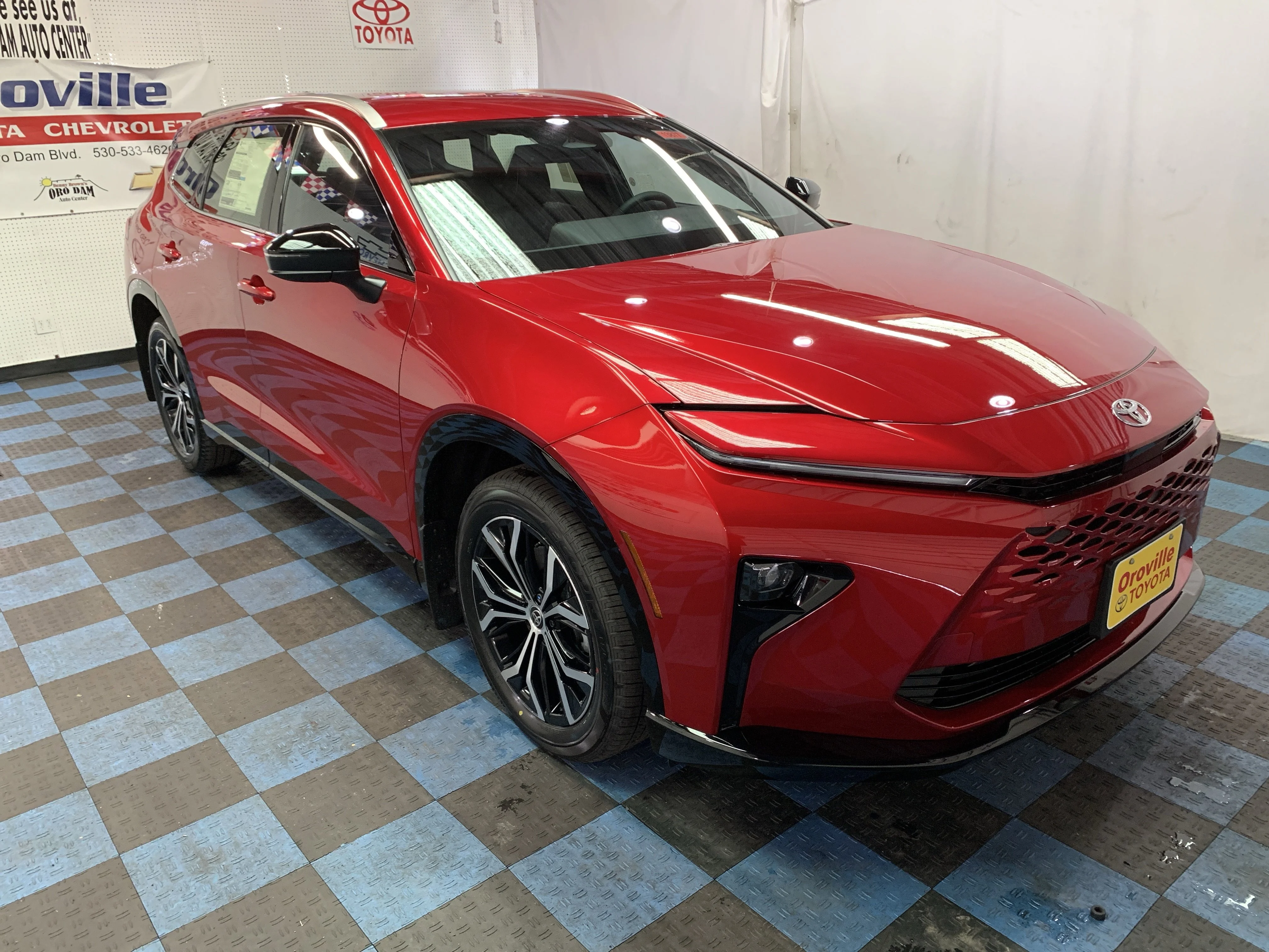 2026 Toyota Crown Signia XLE - Photo 6