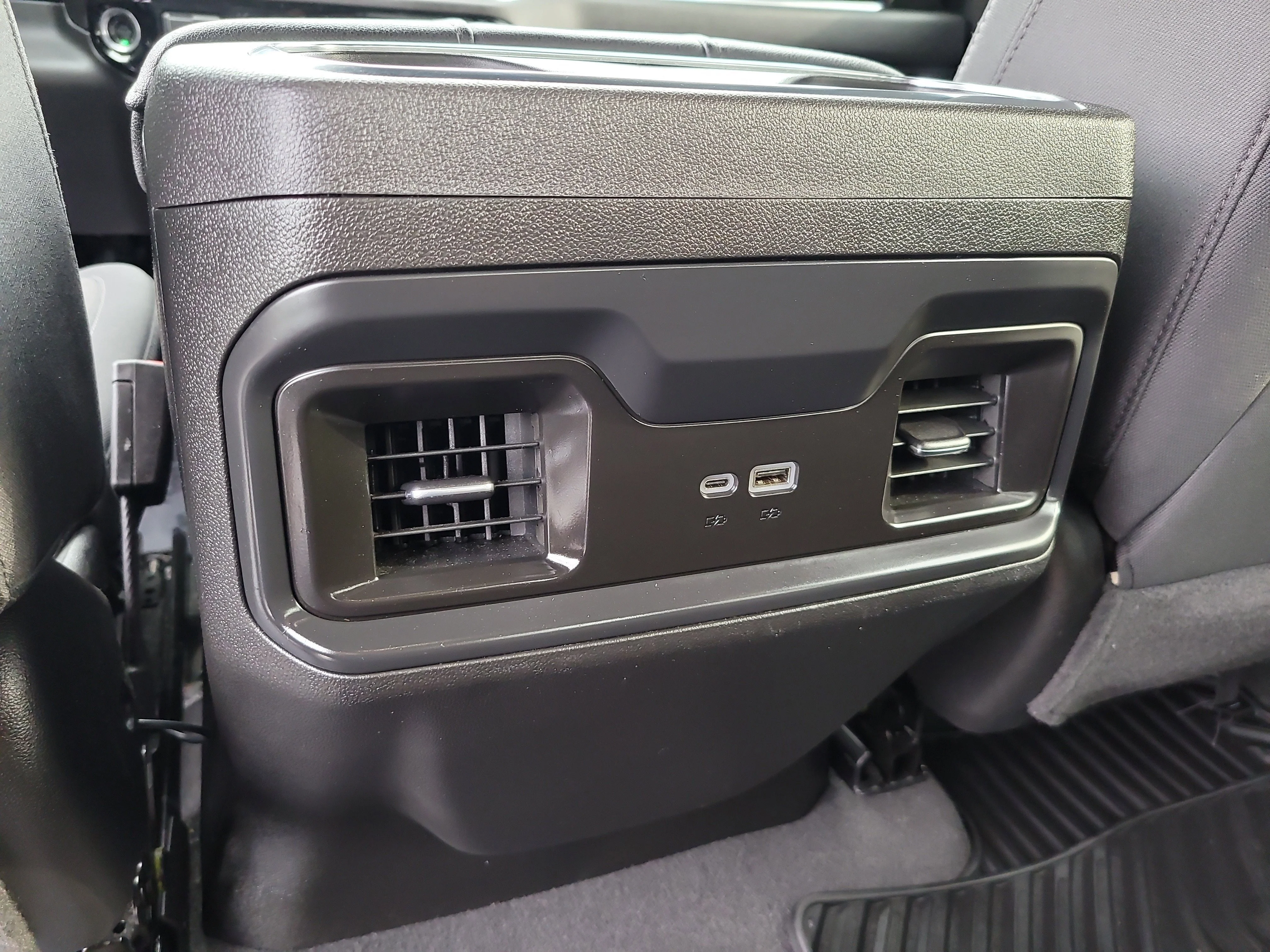 Used 2024 Summit White Chevrolet LT image 14