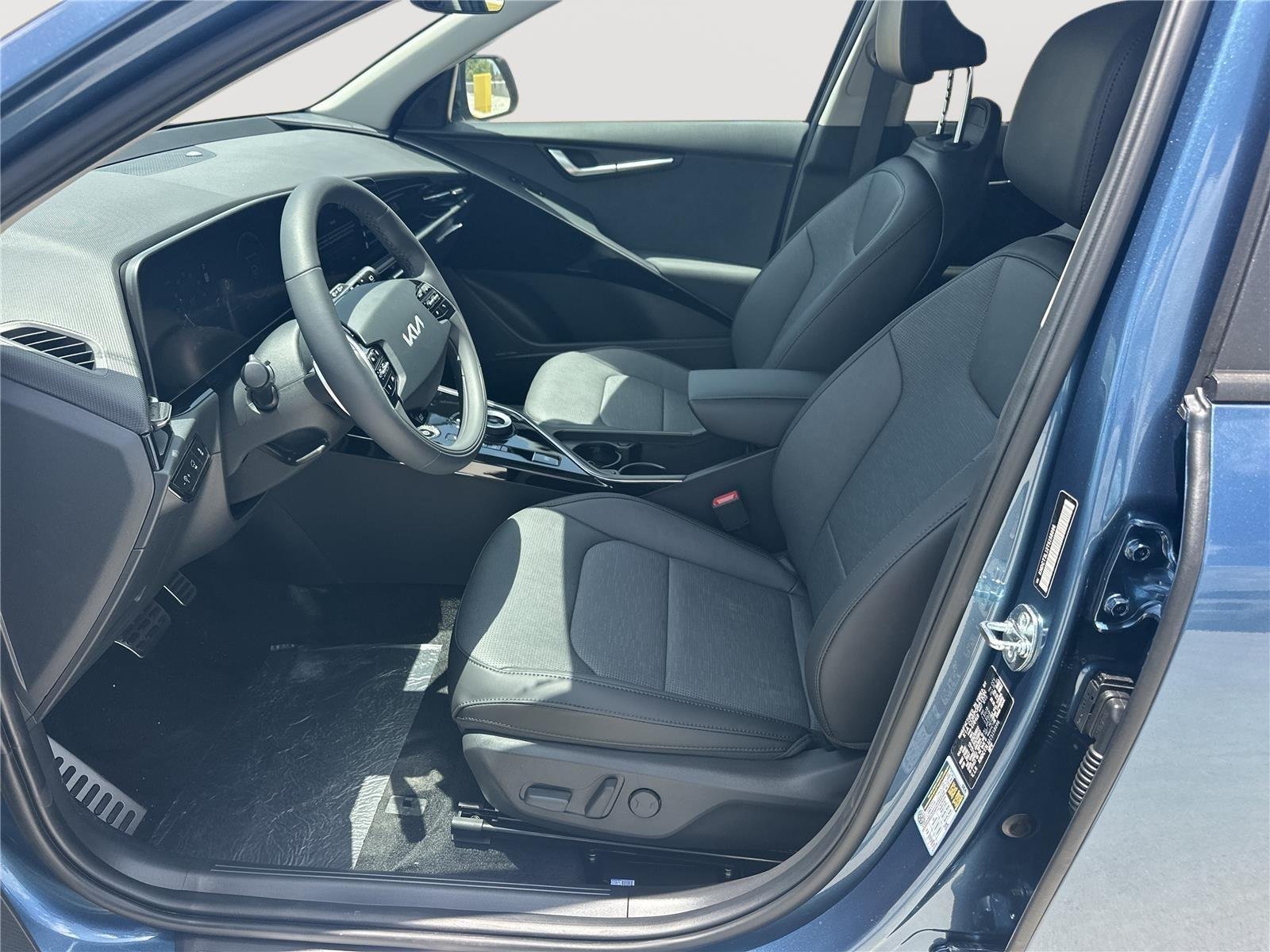 New 2026 Mineral Blue Kia Wave image 7