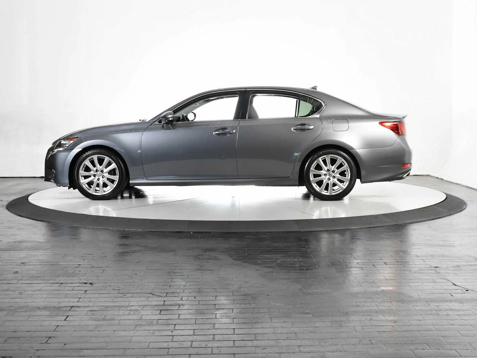 Used 2013 Nebula Gray Pearl Lexus  image 2