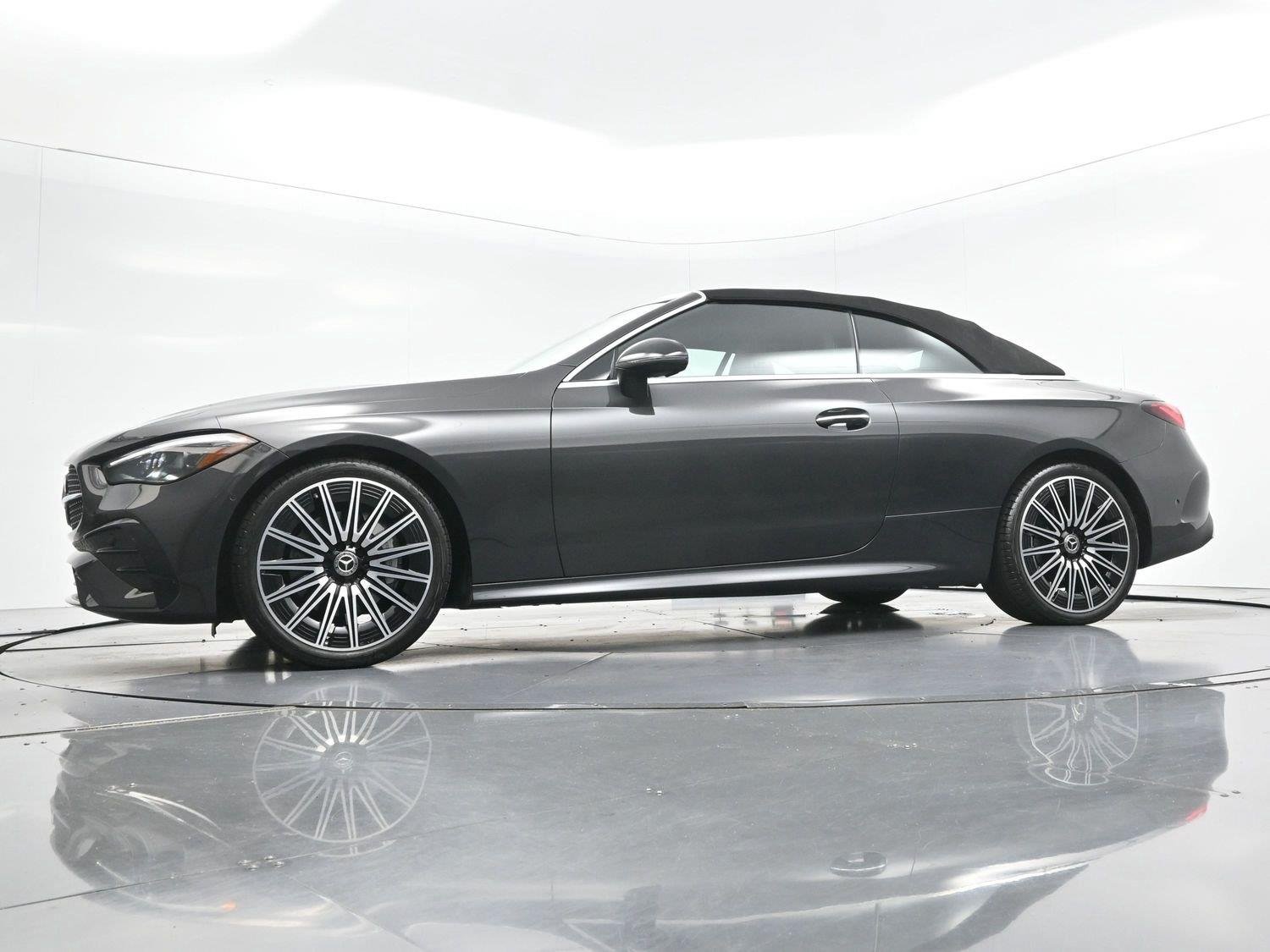 Used 2026 Graphite Gray Metallic Mercedes-Benz CLE 300 image 41