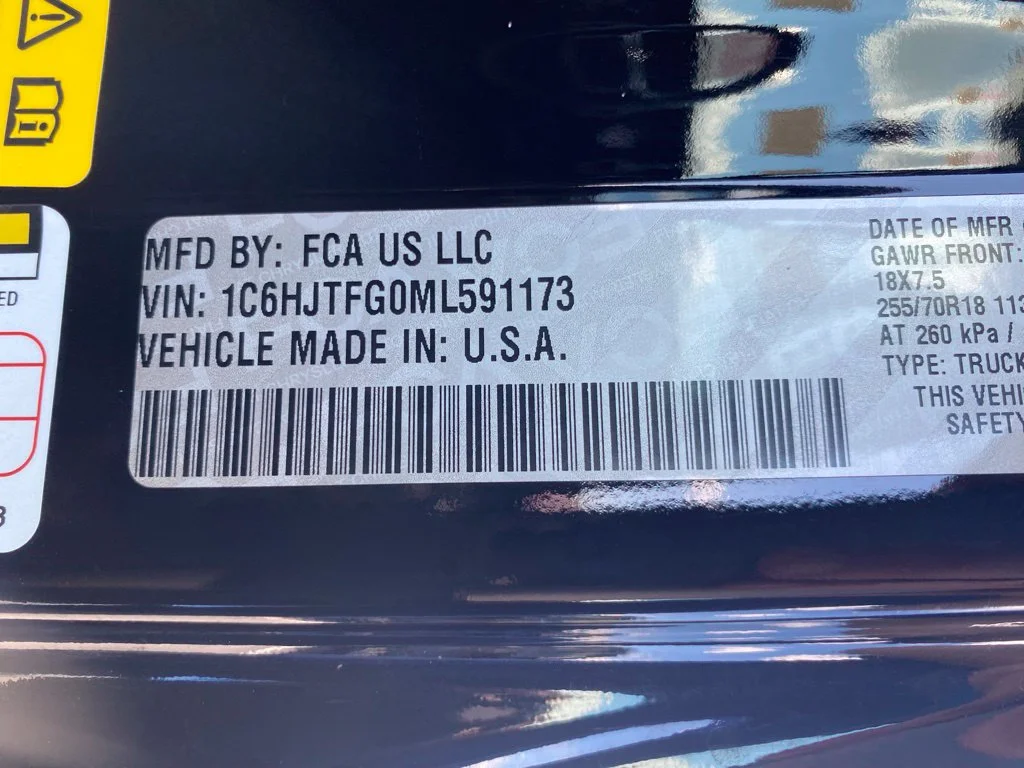 Used 2021 Black Jeep Overland image 21
