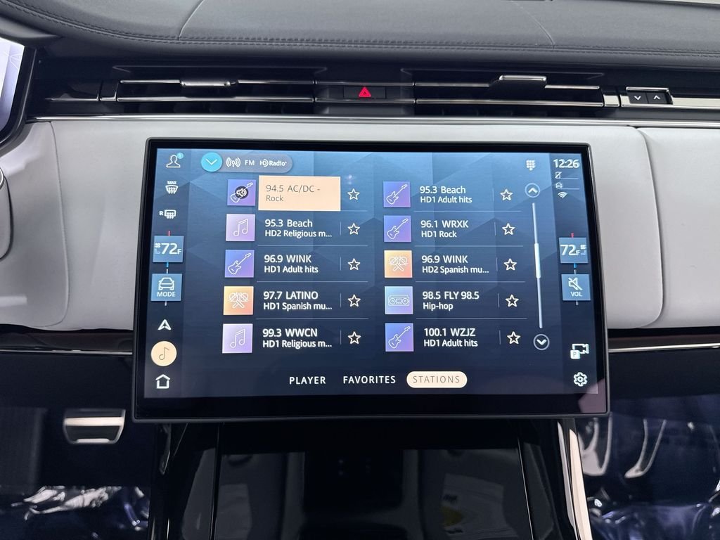 New 2026 Fuji White Land Rover Dynamic SE image 16