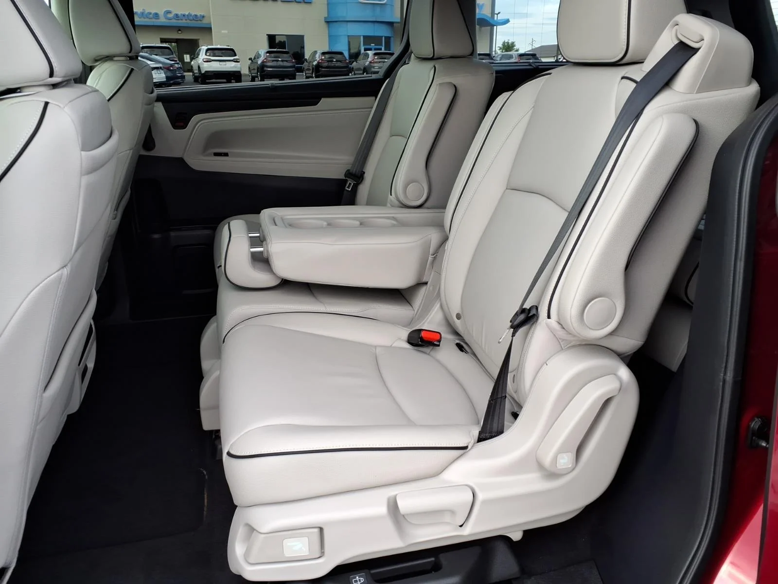2026 Honda Odyssey Touring - Photo 6