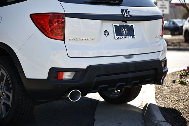 Used 2023 Platinum White Pearl Honda EX-L image 6