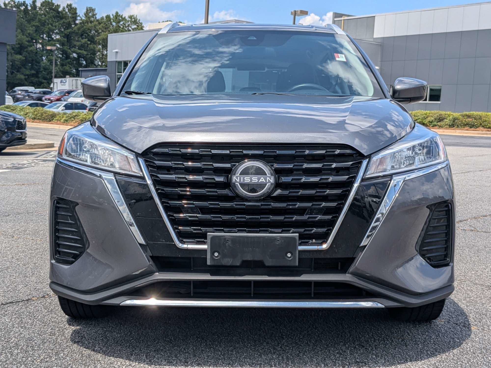 Used 2024 Gray Nissan SV image 8