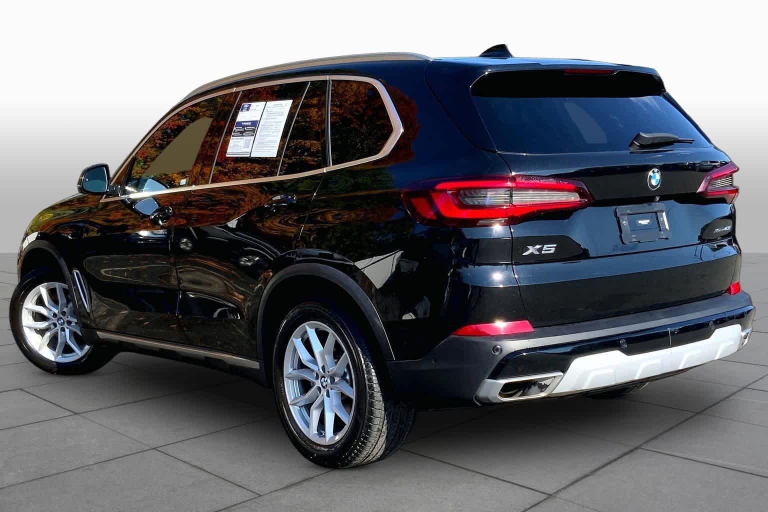 Certified Used 2021 Jet Black BMW xDrive40i image 11