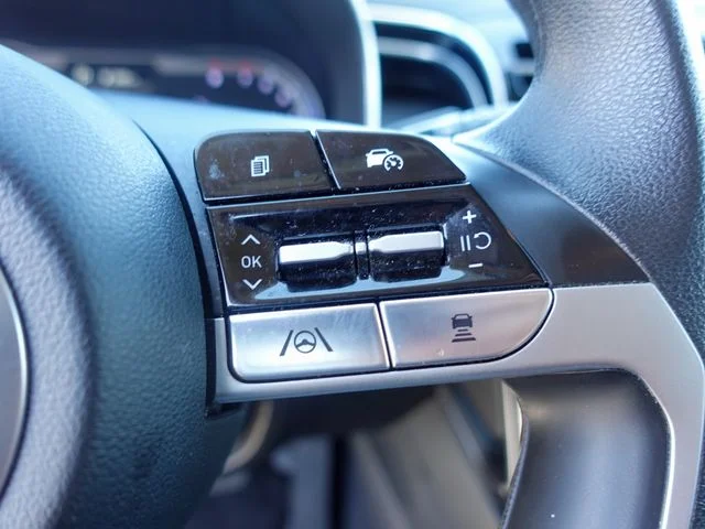 Used 2024 White Hyundai SEL image 14