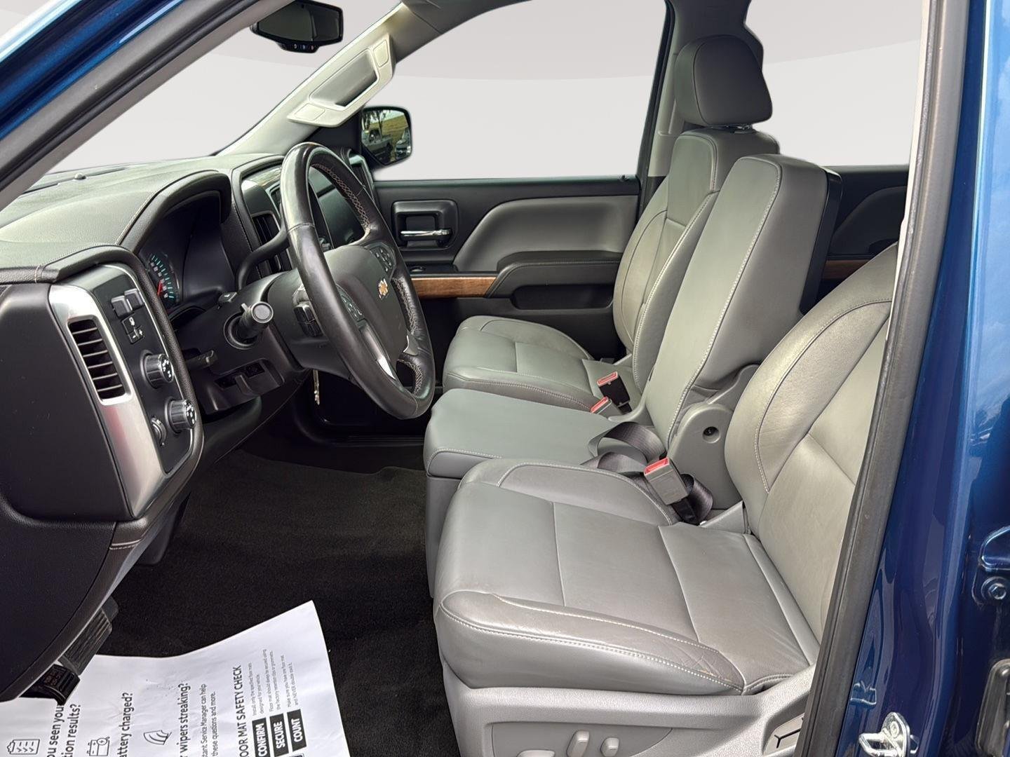 Used 2017 Deep Ocean Blue Metallic Chevrolet LTZ image 19