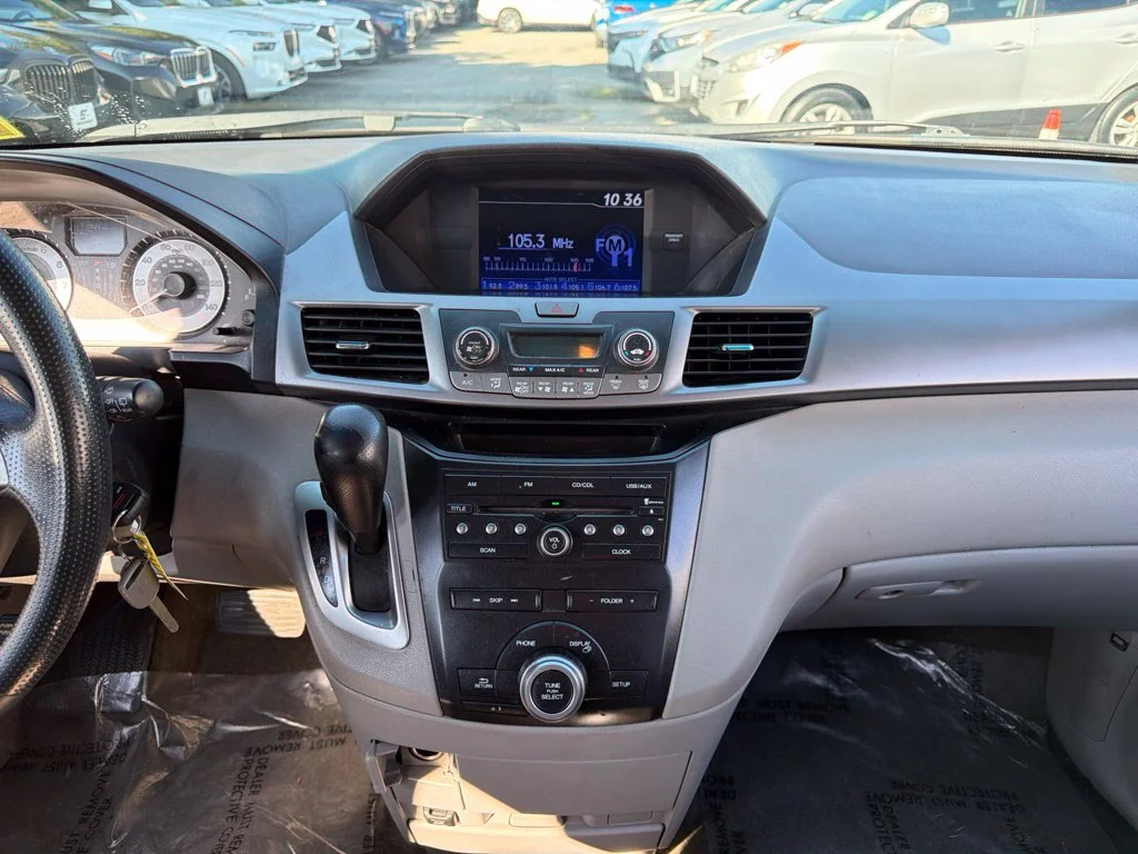 Used 2013 Gray Honda LX image 17