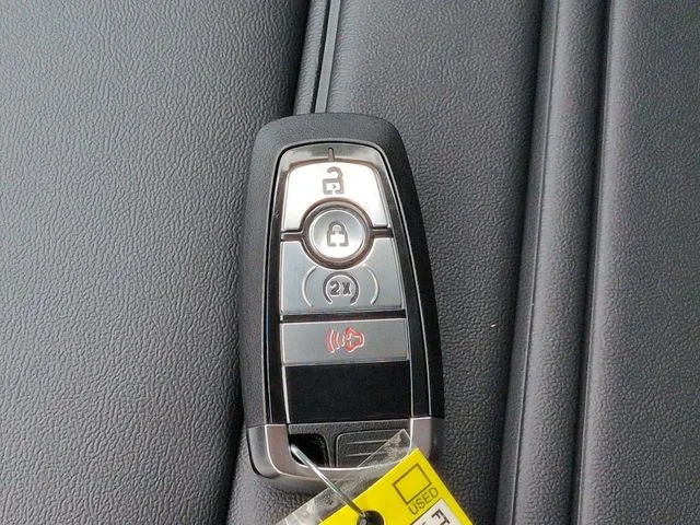 New 2026 Oxford White Ford Lariat® image 27