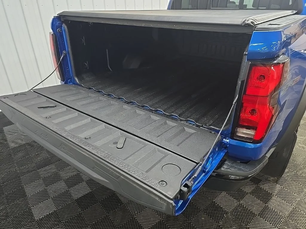 Used 2024 Blue Chevrolet ZR2 image 13
