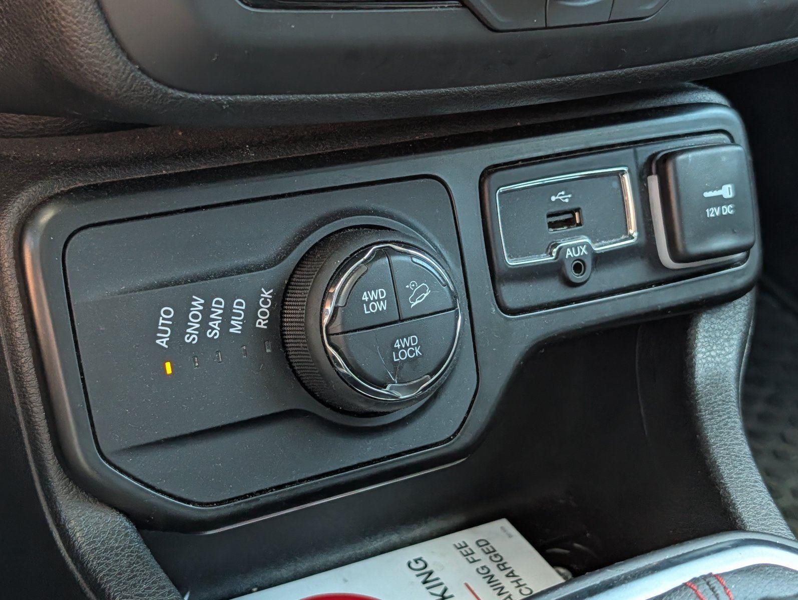 Used 2023 Alpine White Clearcoat Jeep Trailhawk image 20