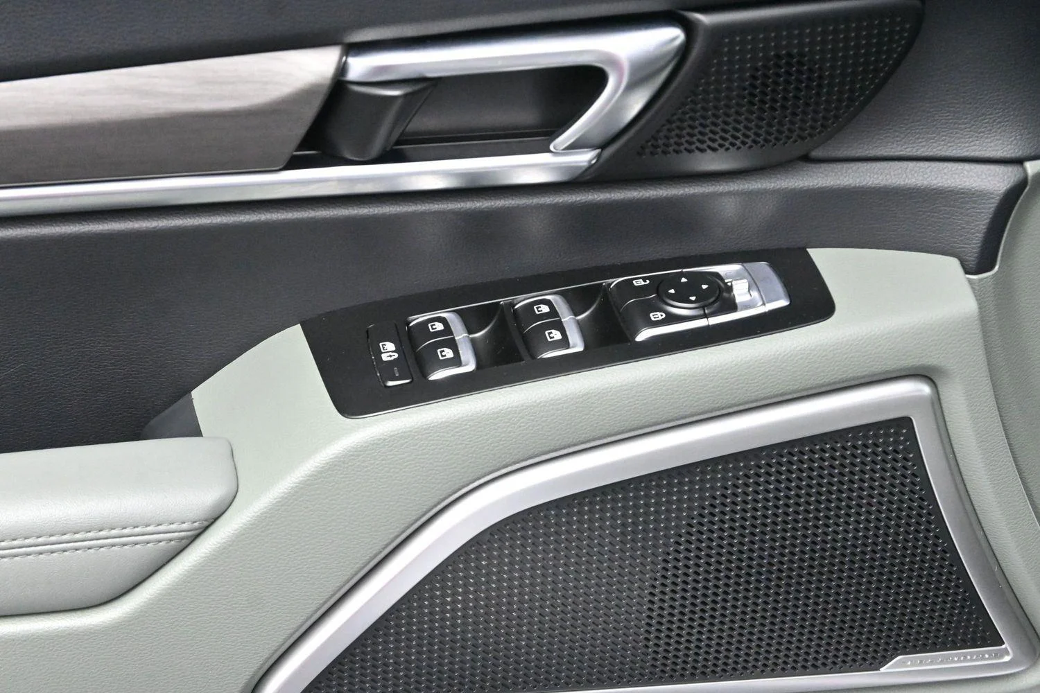 Used 2023 Glacial White Pearl Kia EX X-Line image 14