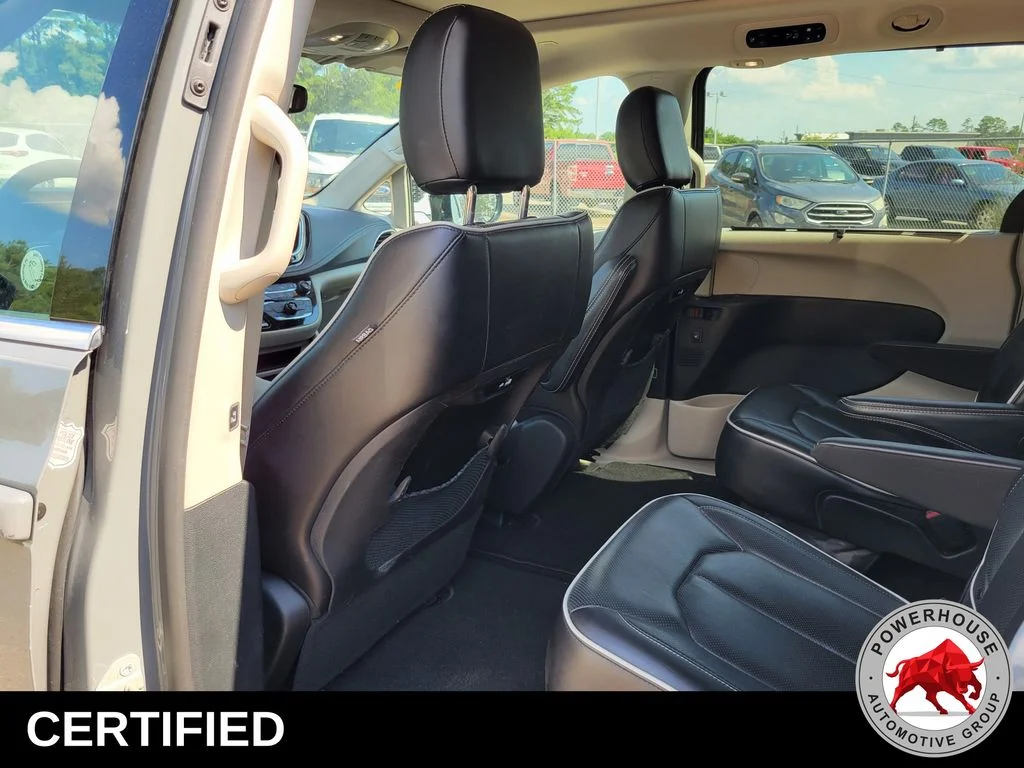 Used 2023 White Chrysler Limited image 15