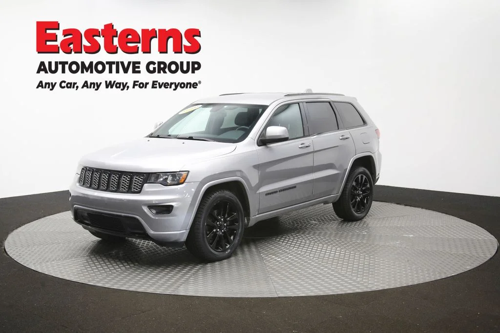 Used 2017 Silver Jeep Altitude image 55