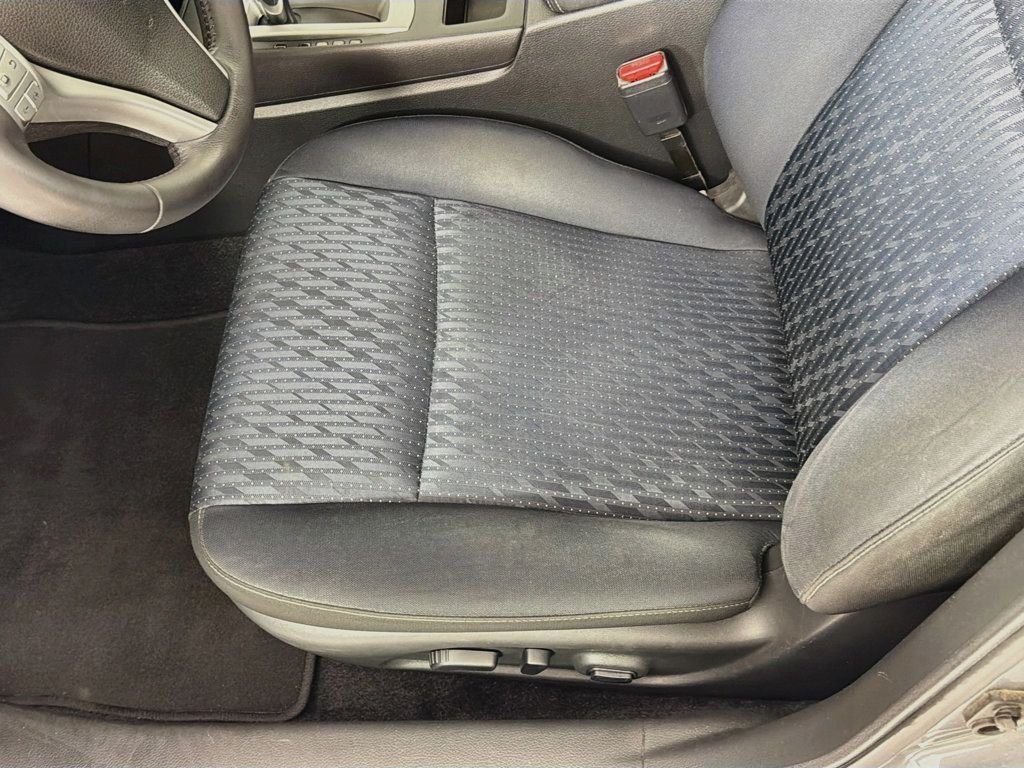 Used 2016 Gun Metallic Nissan 4dr Sedan I4 2.5 SV image 18