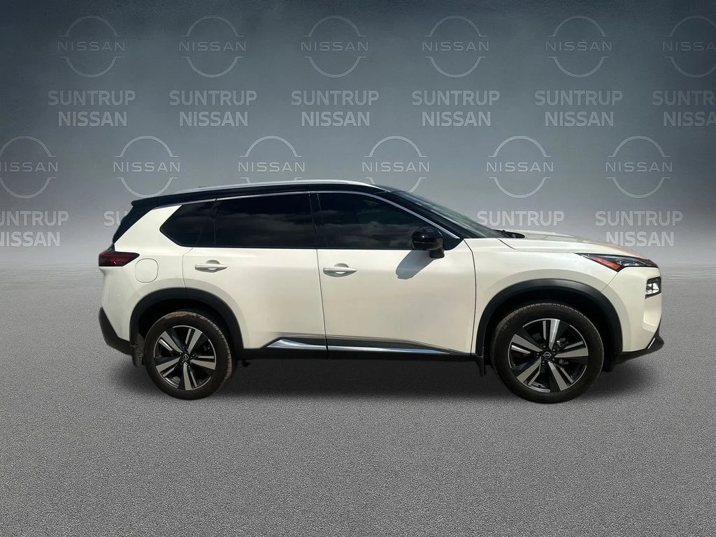 Used 2023 White Nissan SL image 38