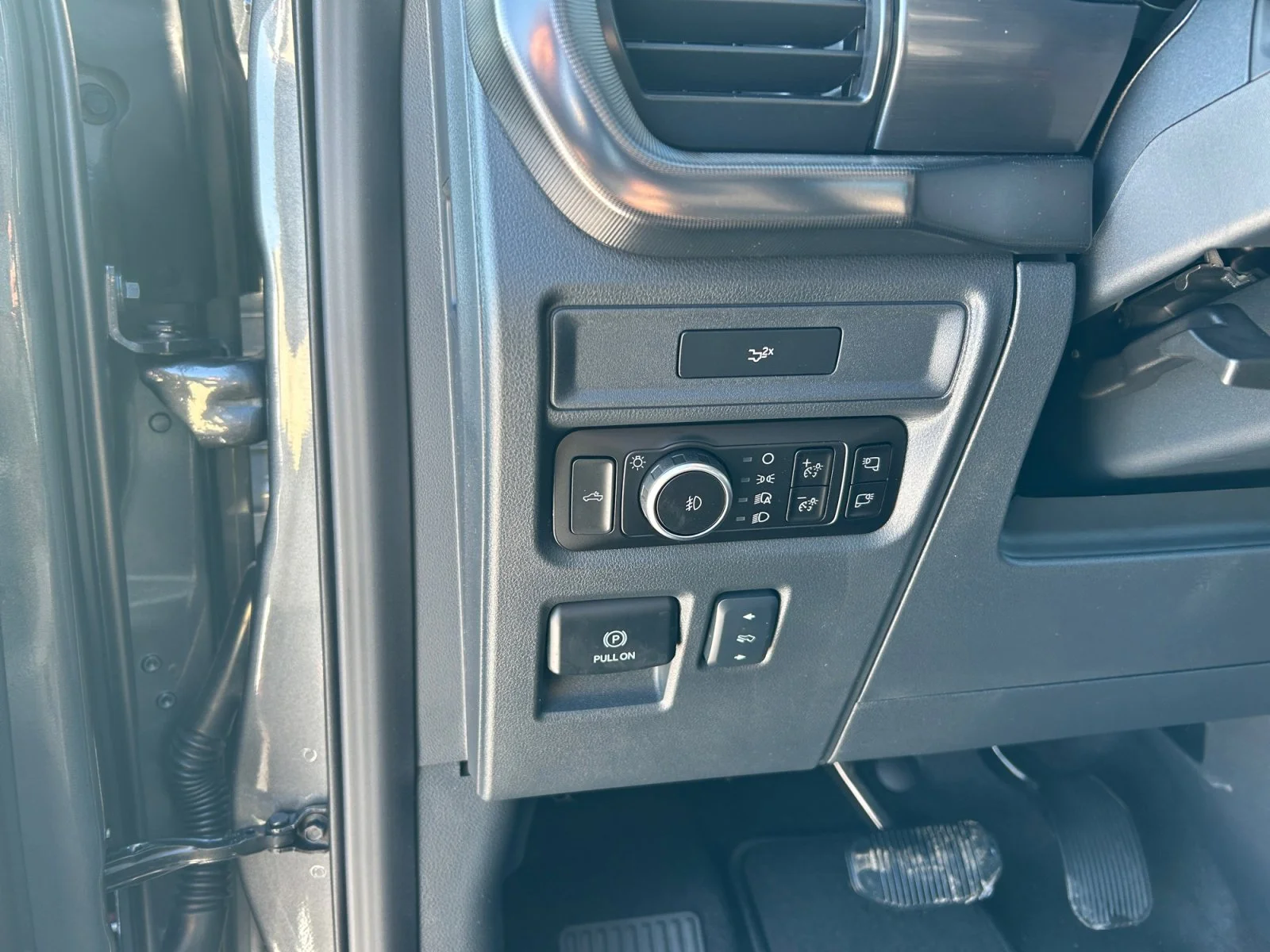 New 2026 Carbonized Grey Metallic Ford Lariat image 16