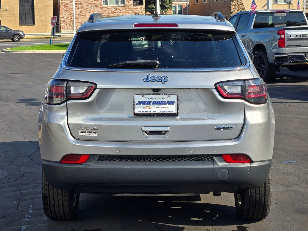 2022 Jeep Compass Latitude Lux - Photo 13