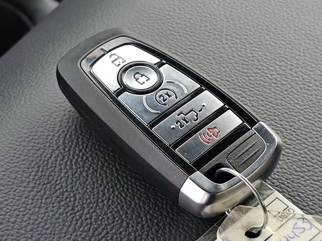 New 2026 Carbonized Gray Metallic Ford XLT image 36