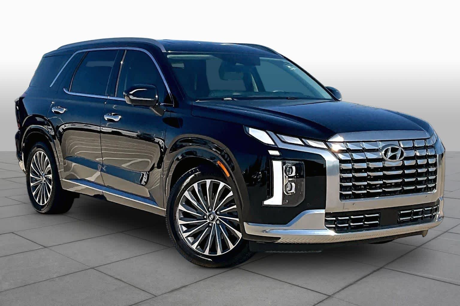 Used 2024 Abyss Black Pearl Hyundai Calligraphy image 3