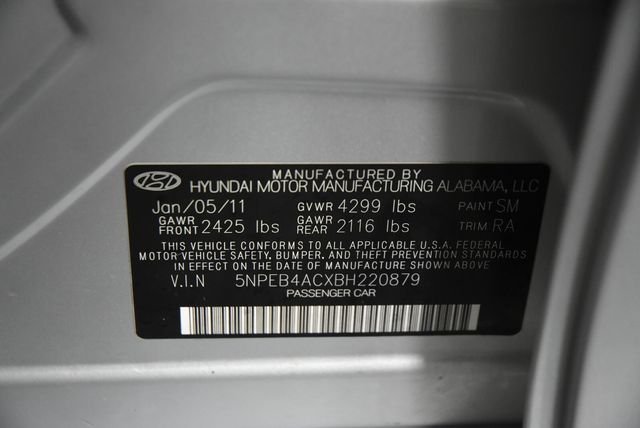 Used 2011 Silver Hyundai GLS image 39