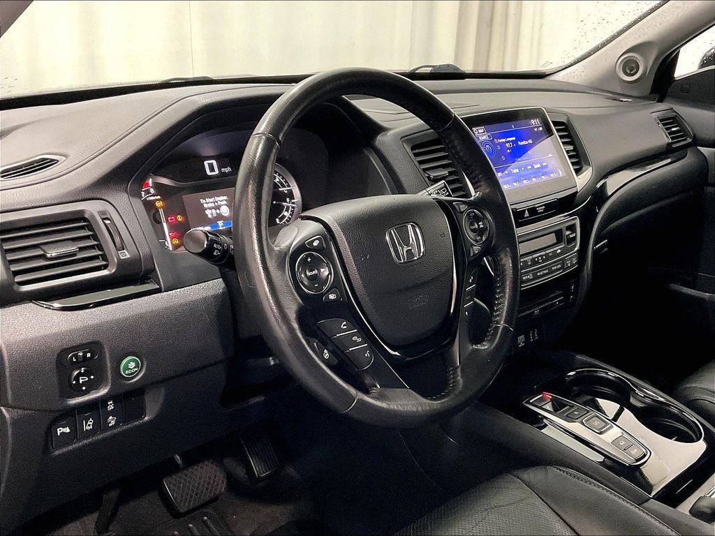 Used 2016 Silver Honda Elite image 8