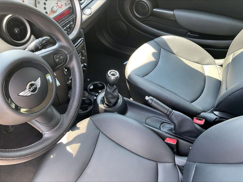Used 2013 Red MINI Base image 18