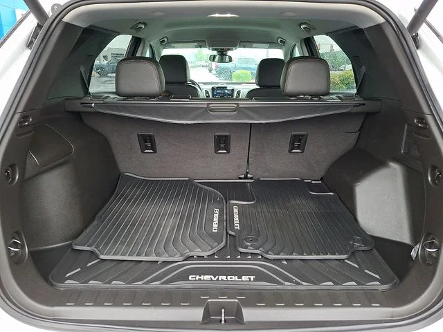 Used 2022 Silver Chevrolet Premier image 29