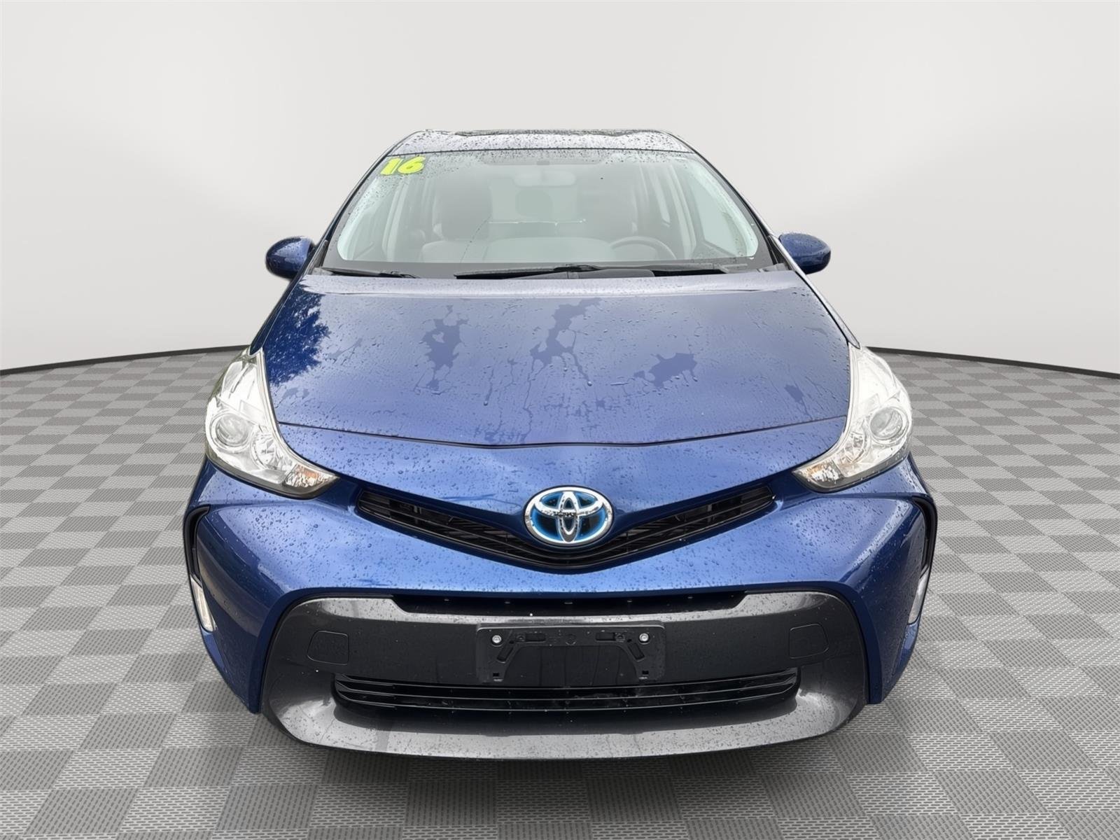 Used 2016 Blue Ribbon Metallic Toyota Three image 9
