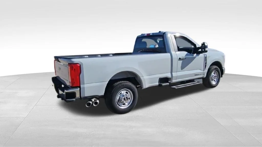 2025 Ford F-350 Super Duty XL - Photo 8