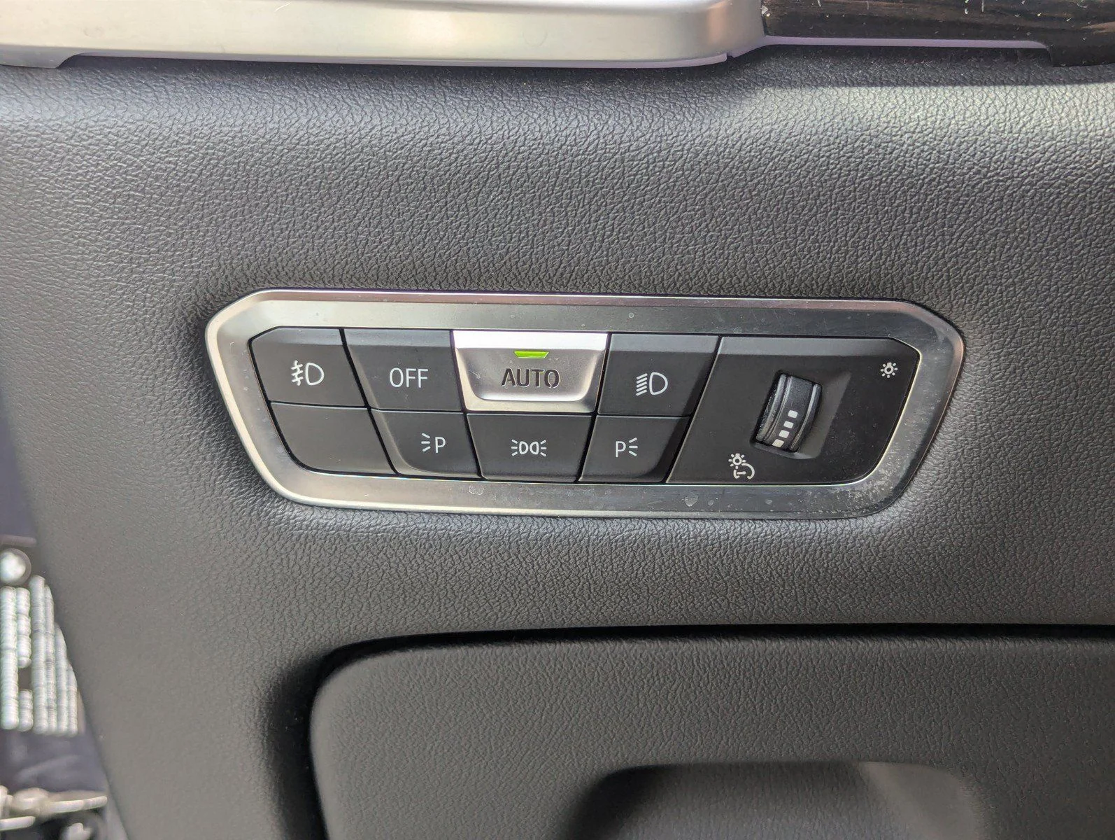 Used 2020 Arctic Grey Metallic BMW sDrive40i image 30