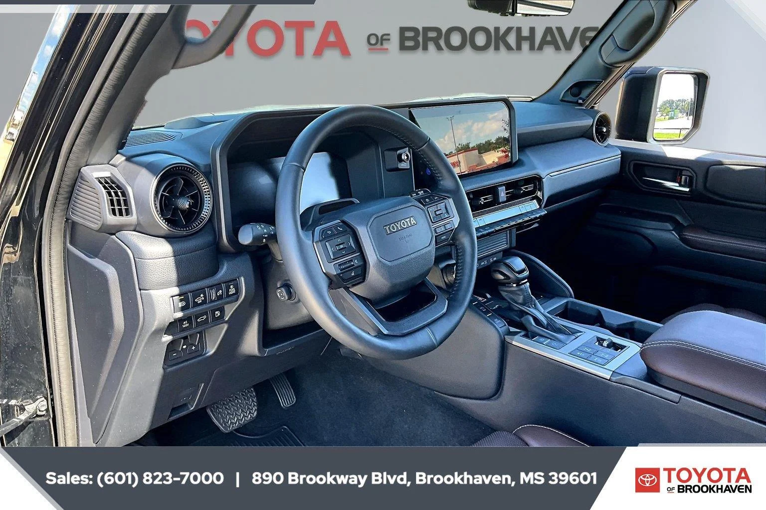 Used 2025 Black Toyota Base image 12