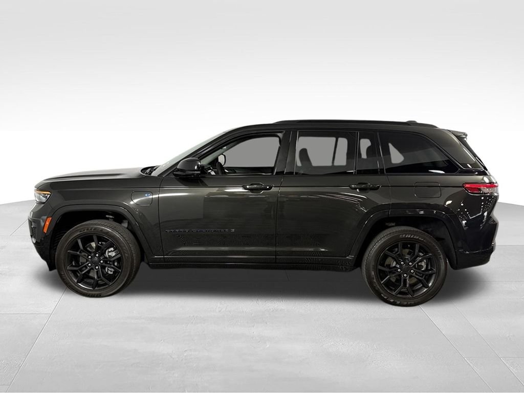 Used 2024 Pearlcoat Jeep Anniversary Edition 4xe image 11
