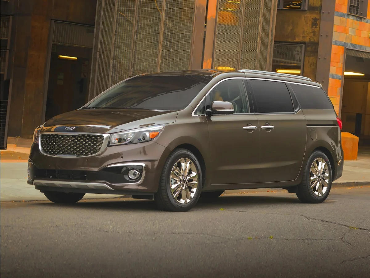 Used 2015 Bright Silver Kia LX image 1