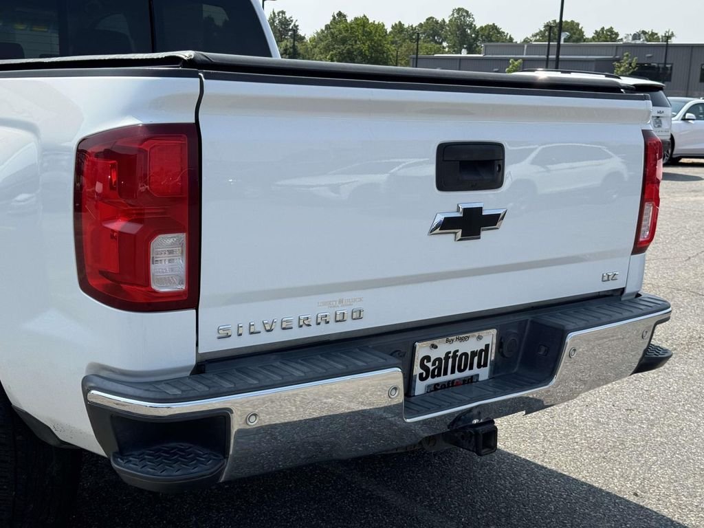 Used 2018 White Chevrolet LTZ image 11