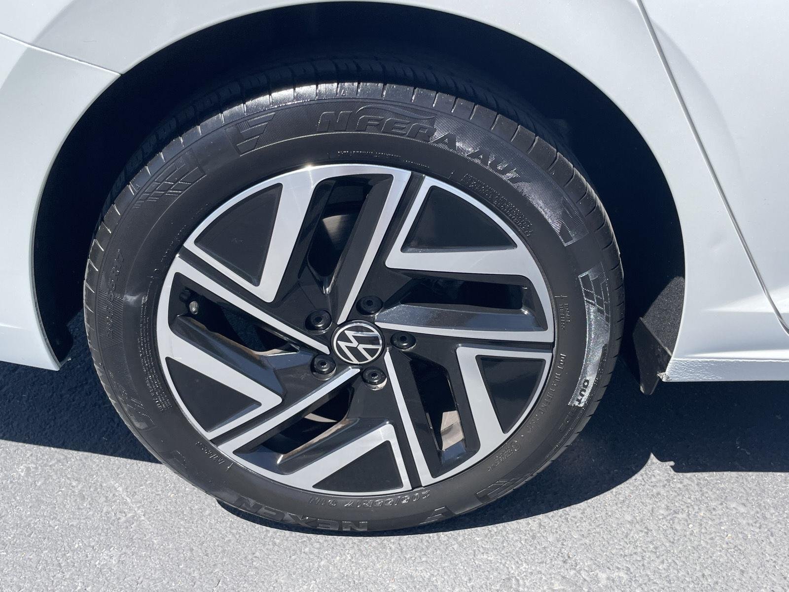 2023 Volkswagen Jetta SEL - Photo 18