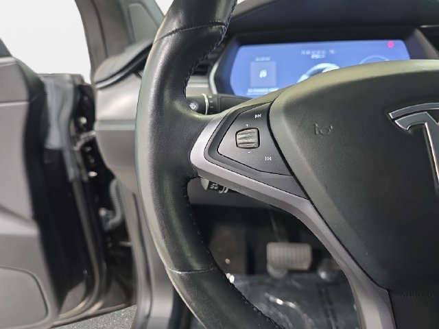 Used 2018 Black Tesla  image 17