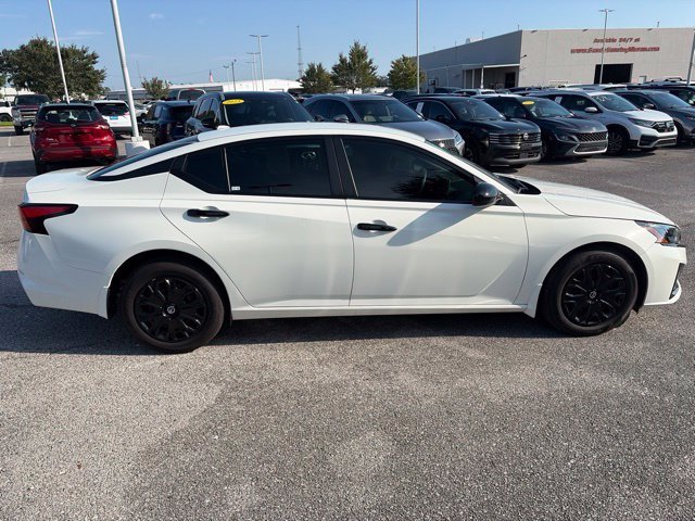 Used 2025 White Nissan 2.5 S image 4