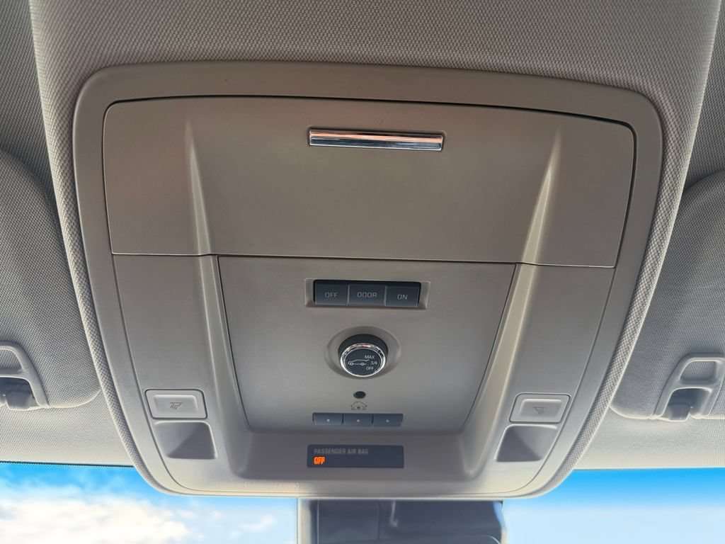 Used 2015 SILVER ICE METALLIC Chevrolet LT image 29