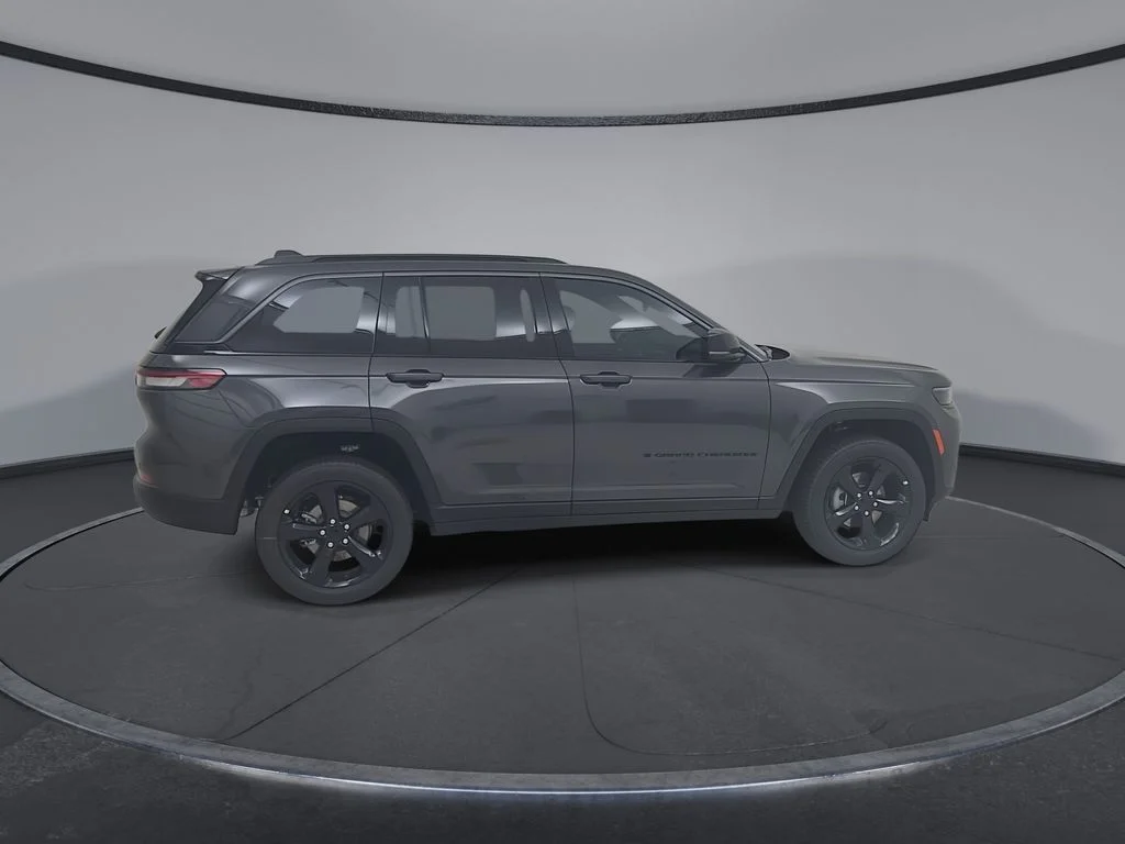 New 2026 Baltic Gray Metallic Clear-Coat Exterior Paint Jeep Limited image 16